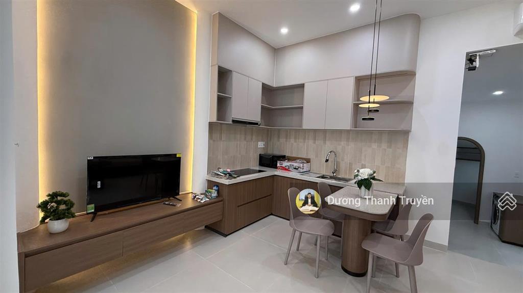 Bán tòa nhà 2 tầng thiết kế 2 căn hộ, full nội thất cao cấp, đang cho thuê 31tr/tháng, giá chỉ 6 tỷ