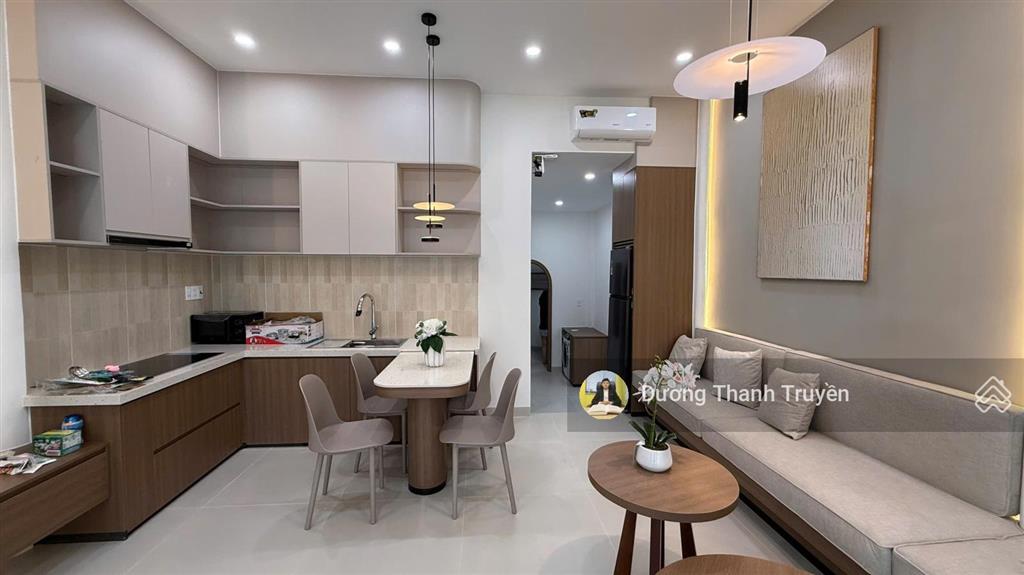 Bán tòa nhà 2 tầng thiết kế 2 căn hộ, full nội thất cao cấp, đang cho thuê 31tr/tháng, giá chỉ 6 tỷ