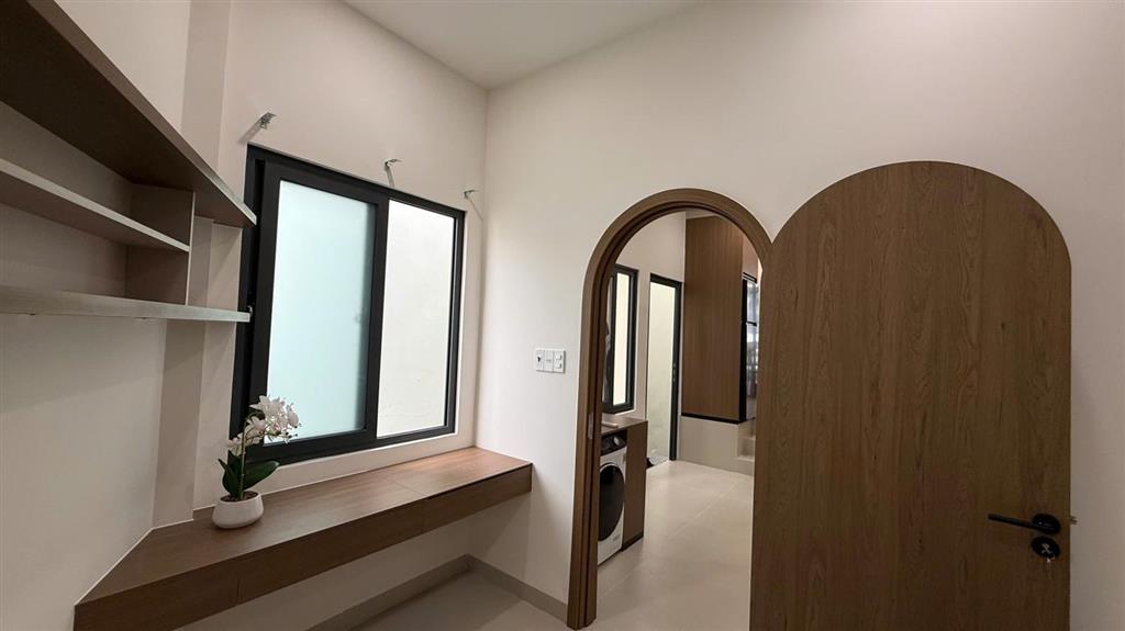 Bán tòa nhà 2 tầng thiết kế 2 căn hộ, full nội thất cao cấp, đang cho thuê 31tr/tháng, giá chỉ 6 tỷ