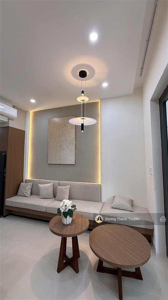 Bán tòa nhà 2 tầng thiết kế 2 căn hộ, full nội thất cao cấp, đang cho thuê 31tr/tháng, giá chỉ 6 tỷ