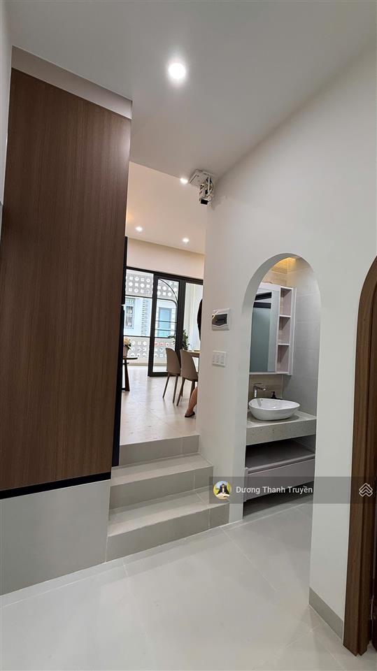 Bán tòa nhà 2 tầng thiết kế 2 căn hộ, full nội thất cao cấp, đang cho thuê 31tr/tháng, giá chỉ 6 tỷ