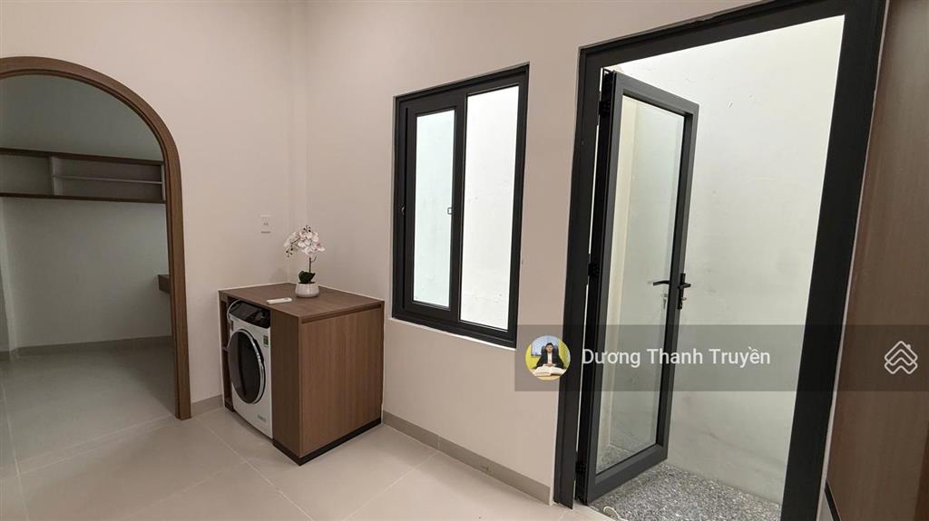 Bán tòa nhà 2 tầng thiết kế 2 căn hộ, full nội thất cao cấp, đang cho thuê 31tr/tháng, giá chỉ 6 tỷ