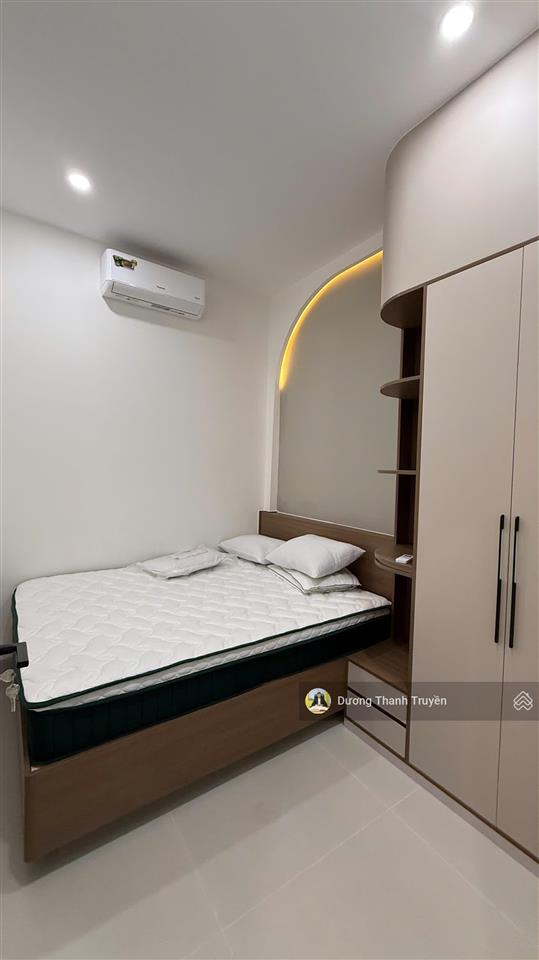Bán tòa nhà 2 tầng thiết kế 2 căn hộ, full nội thất cao cấp, đang cho thuê 31tr/tháng, giá chỉ 6 tỷ