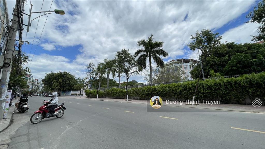 Bán lô đất đẹp gần biển cạnh đường điện biên phủ đường ô tô 5m cách biển chỉ 1km giá tốt chỉ 5,8 tỷ