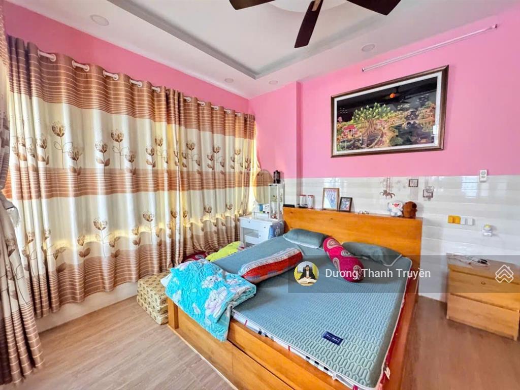Chủ giảm 500tr bán nhà 3 tầng lô góc 2 mặt tiền cách biển 300m, cạnh đường điện biên phủ, giá tốt
