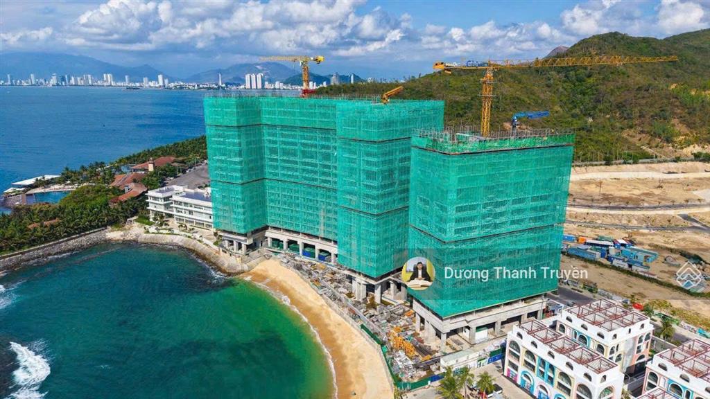 Bán căn hoa hậu sanhome 2pn trực diện biển dt 61,5m2, full nội thất, tầng cao, giá 6,8 tỷ
