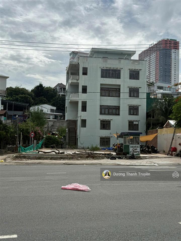 Bán đất góc 2 mặt tiền phạm văn đồng view trực diện biển, nhìn thẳng ra hòn chồng, giá 350 triệu/m2