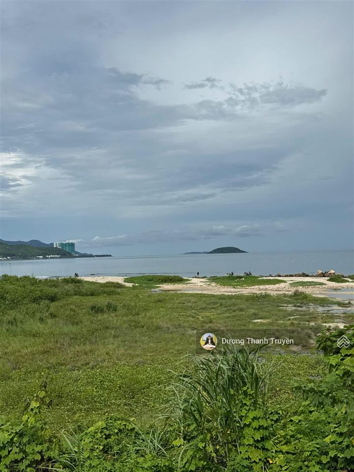 Bán đất góc 2 mặt tiền phạm văn đồng view trực diện biển, nhìn thẳng ra hòn chồng, giá 350 triệu/m2