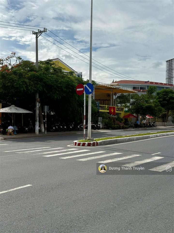 Bán đất góc 2 mặt tiền phạm văn đồng view trực diện biển, nhìn thẳng ra hòn chồng, giá 350 triệu/m2