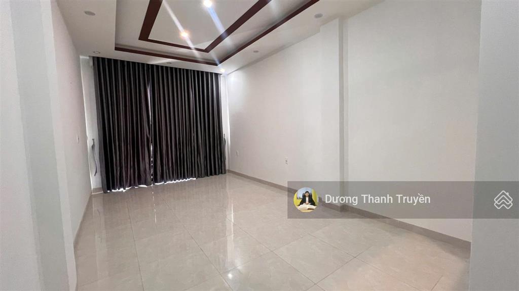 Bán nhà 3 tầng gần biển mặt tiền hồng lĩnh khu bàn cờ, đường 14m, có sân đậu ô tô, giá 13,5 tỷ tl