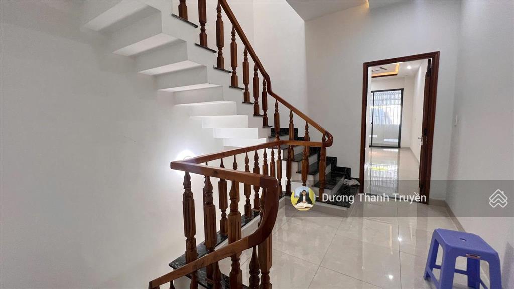 Bán nhà 3 tầng gần biển mặt tiền hồng lĩnh khu bàn cờ, đường 14m, có sân đậu ô tô, giá 13,5 tỷ tl