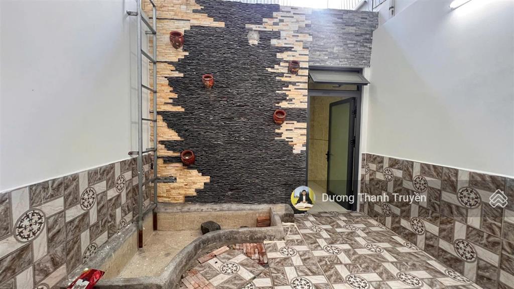 Bán nhà 3 tầng gần biển mặt tiền hồng lĩnh khu bàn cờ, đường 14m, có sân đậu ô tô, giá 13,5 tỷ tl
