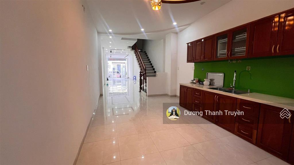 Bán nhà 3 tầng gần biển mặt tiền hồng lĩnh khu bàn cờ, đường 14m, có sân đậu ô tô, giá 13,5 tỷ tl