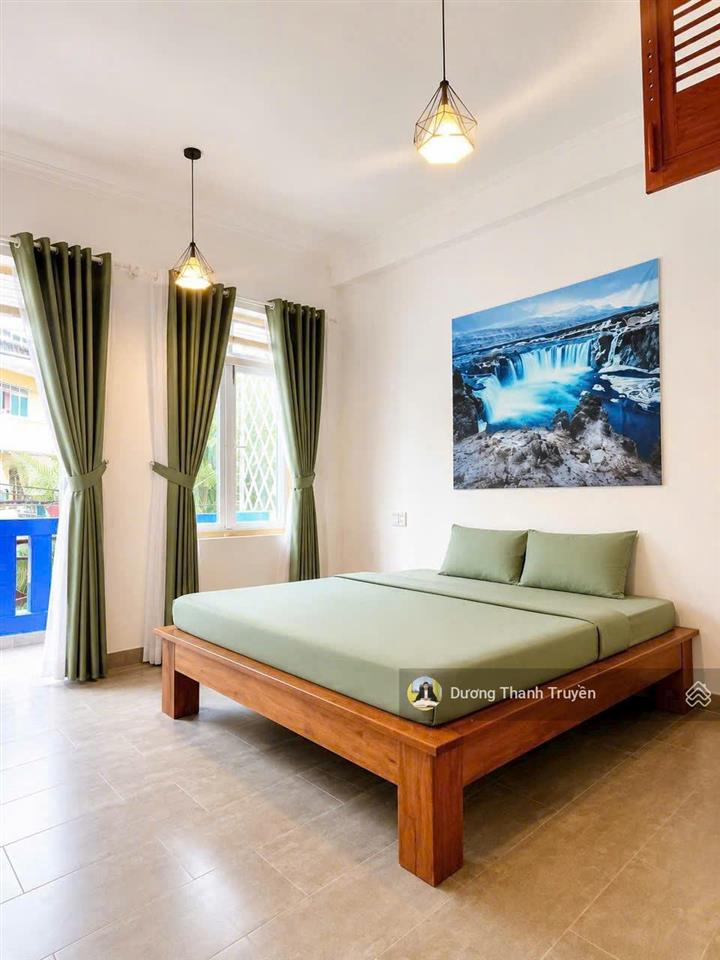 Bán nhà 4 tầng gần biển hòn chồng cạnh mường thanh viễn triều chỉ 100m ra biển, giá tốt chỉ 10,5 tỷ