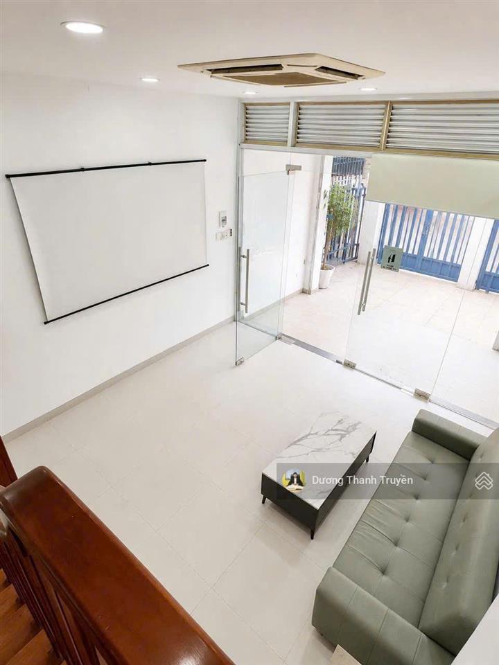 Bán nhà 4 tầng gần biển hòn chồng cạnh mường thanh viễn triều chỉ 100m ra biển, giá tốt chỉ 10,5 tỷ