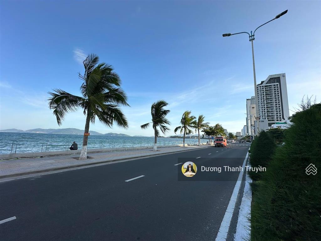 Hiếm bán lô đất đẹp 2 mặt tiền phạm văn đồng, view trực diện biển, ngang đẹp 16m, giá 250 triệu/m2