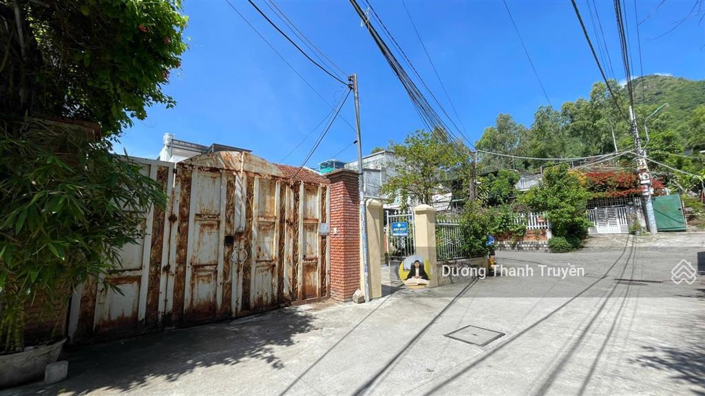 Bán lô đất đẹp cách biển chỉ 250m cạnh dương hiến quyền và mường thanh, giá chỉ 85 triệu/m2