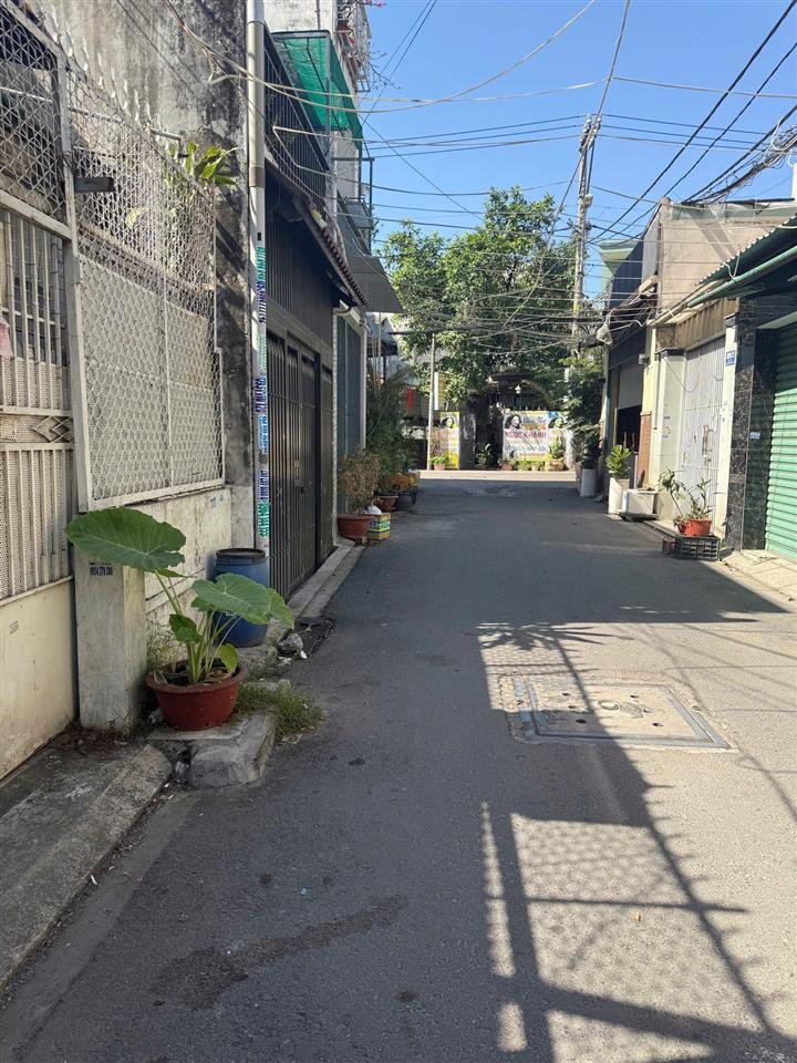 Bán nhà Quận 12,  trục Trường Chinh, 45m2, khu phân lô ô tô thông, nhỉnh 4 tỷ