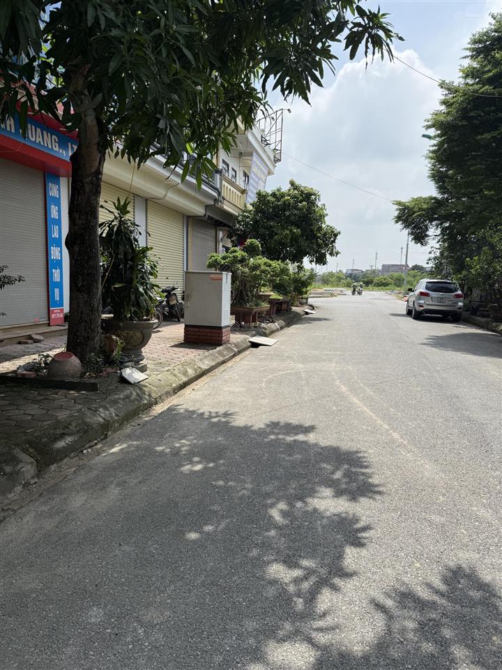 Bán lô đất đẹp gần noxh đang xây giáp kcn 700ha đang hoạt động công nhân sầm uất chỉ 32tr/m2