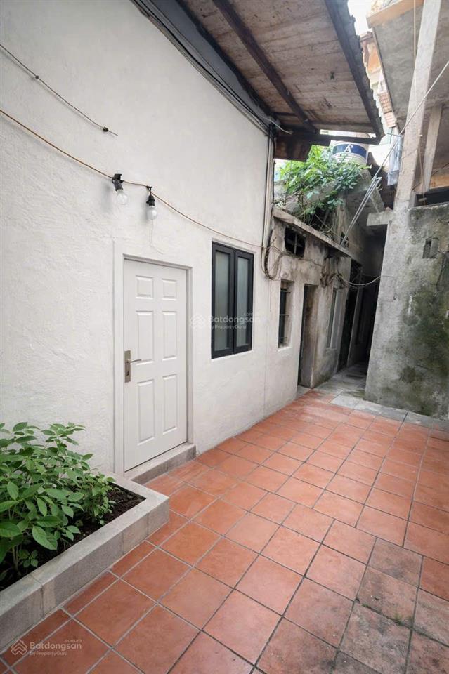 Bán căn nhà tập thể cữ phố bà triệu nguyên bản chủ mới về sửa theo sở thích ở cho thuê lý tưởng