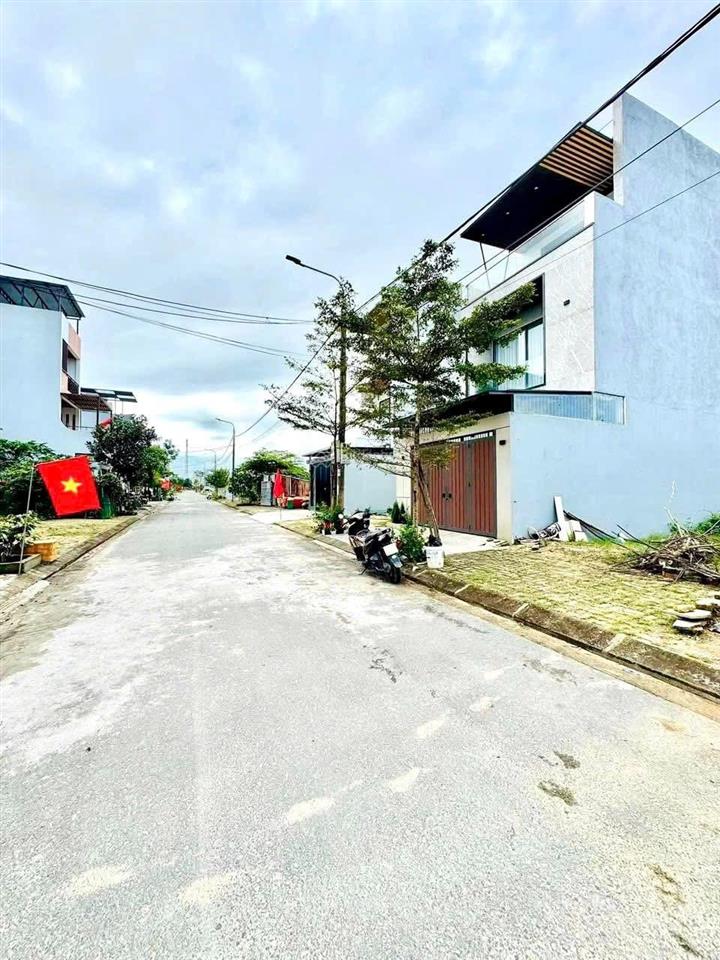 Lô đường nguyễn đình thi 7.5m giá tốt nhất khu