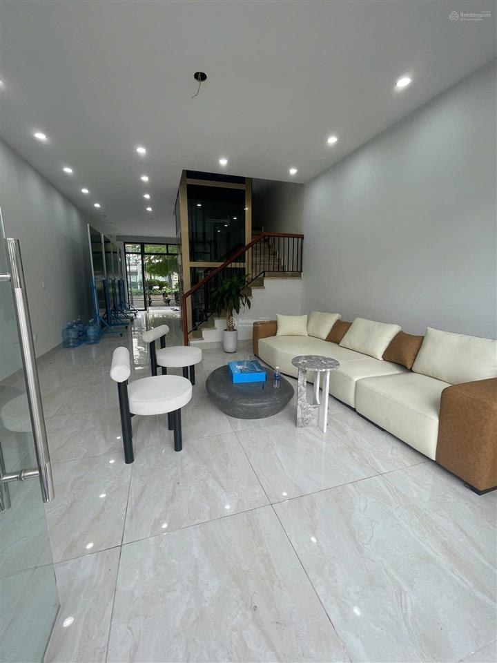 Cho thuê văn phòng nhỏ 36 người tại shophouse hải âu 12, vinhomes ocean park 1, gia lâm