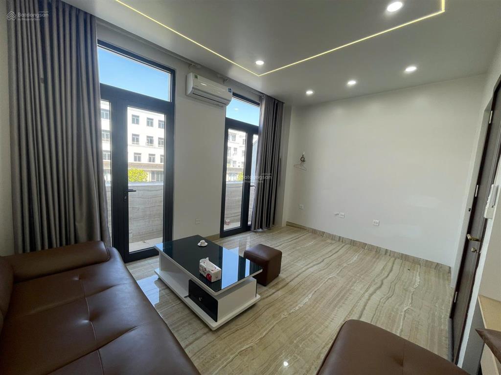 Cho thuê văn phòng nhỏ 36 người tại shophouse hải âu 12, vinhomes ocean park 1, gia lâm