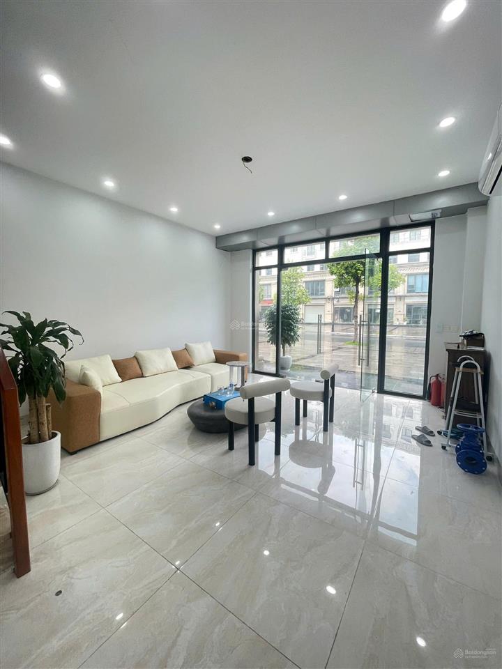 Cho thuê văn phòng nhỏ 36 người tại shophouse hải âu 12, vinhomes ocean park 1, gia lâm
