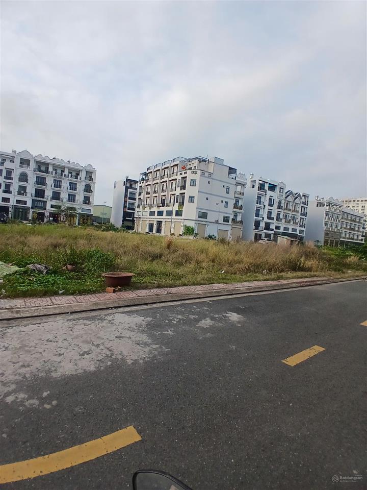 Bán đất tại 390 lê đức anh giá đầu tư 4,3 tỷ, 54m2 sổ hồng riêng