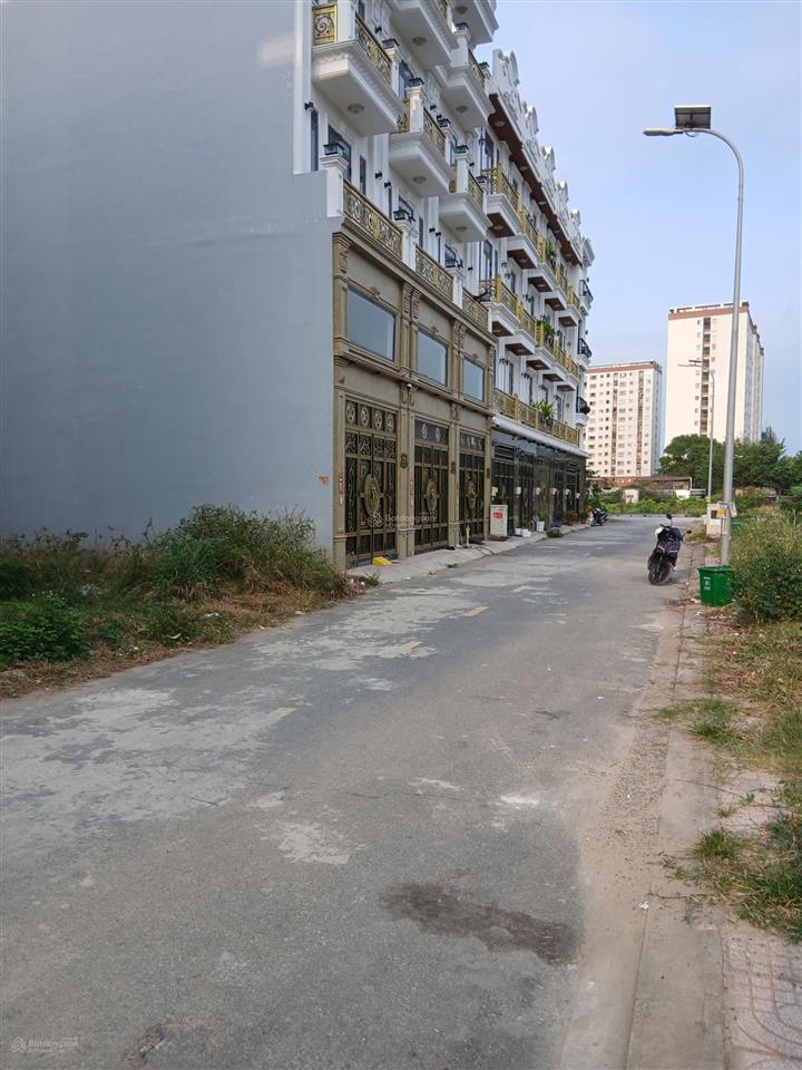 Bán đất tại 390 lê đức anh giá đầu tư 4,3 tỷ, 54m2 sổ hồng riêng