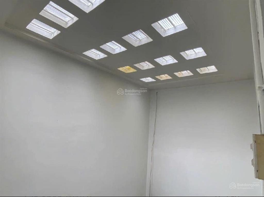 Nhà chợ chim xanh q.11 nở hậu 9m hxh 3 tầng chỉ 8.2tỷ