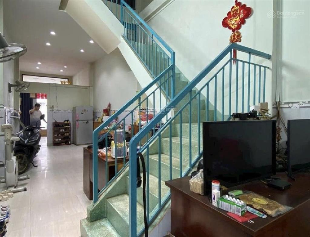 Nhà chợ chim xanh q.11 nở hậu 9m hxh 3 tầng chỉ 8.2tỷ