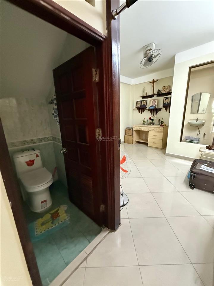 Khu hiếm,tôn thất hiệp nhà 5 tầng 55m2hẻm 6m xe hơi ngủ trong nhà chỉ 8,99 t