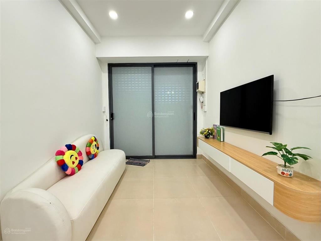 Nhà quận 11, lý nam đế  4 tầng btct mới, có dòng tiền 100tr/ năm, sổ hồng riêng, chỉ 3.99 tỷ
