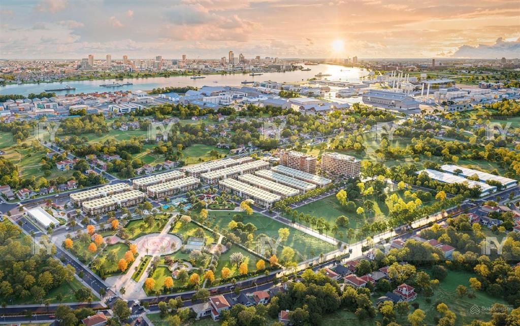 Bán liền kề áp góc tại him lam central park an hồng, 4,2 tỷ, 60 m2, đẹp, nhiều tiện ích xung quanh