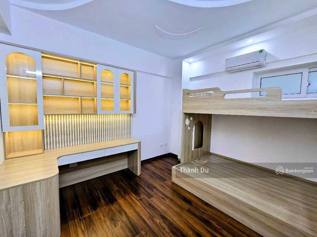 Bán căn hộ chung cư việt hưng ,long biên 70m2 2 phòng ngủ, full nội thất mới , sẵn ở ngay 5,1 tỷ