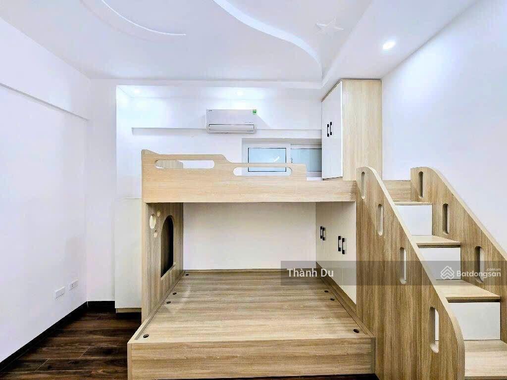 Bán căn hộ chung cư việt hưng ,long biên 70m2 2 phòng ngủ, full nội thất mới , sẵn ở ngay 5,1 tỷ