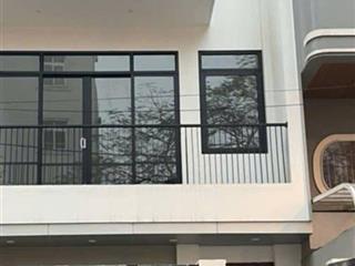 Cho thuê nguyên căn 126m2 5t thang máy, liền kể kđt sài đồng jardin văn phòng , công ty