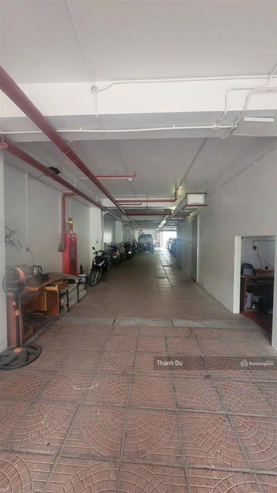 Cho thuê mặt bằng văn phòng ngô gia tự 150m2 có thang máy, pccc, vat hầm để xe giá 20 tr/ tháng