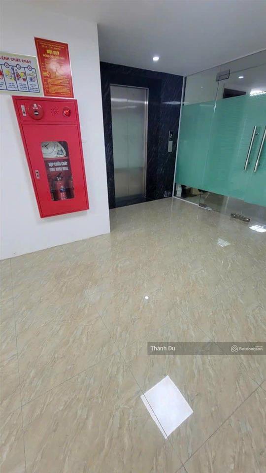 Cho thuê mặt bằng văn phòng ngô gia tự 150m2 có thang máy, pccc, vat hầm để xe giá 20 tr/ tháng