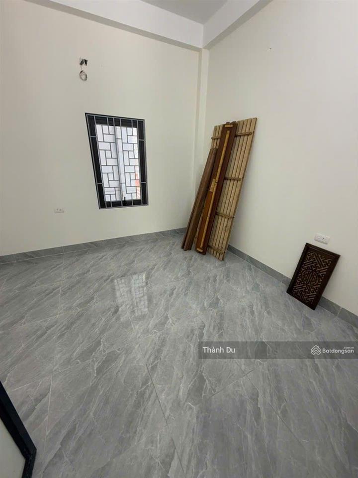 Cho thuê nguyên căn phố đặng vũ hỷ  vị trí đẹp, vỉa hè mênh mông, vừa ở vừa kinh doanh 15tr/th