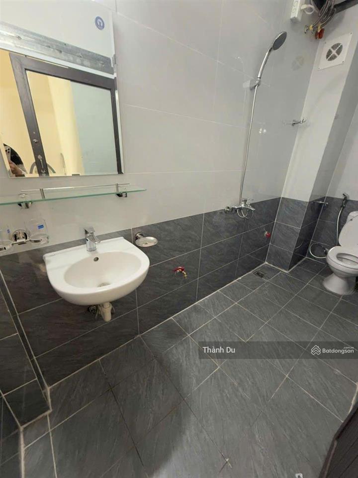 Cho thuê nguyên căn phố đặng vũ hỷ  vị trí đẹp, vỉa hè mênh mông, vừa ở vừa kinh doanh 15tr/th