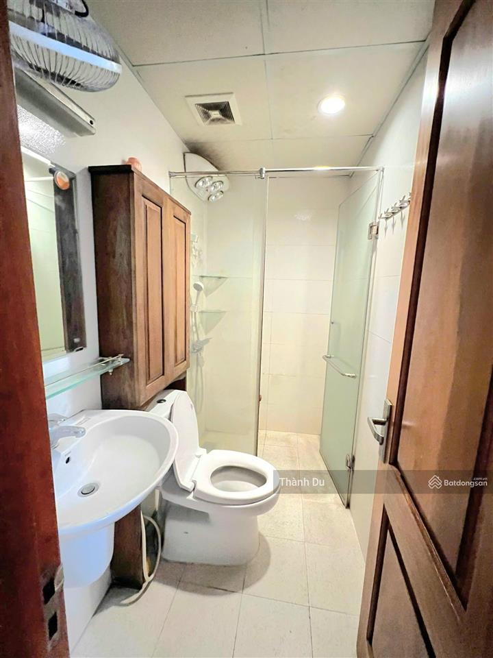 Cho thuê nhà nguyên căn  hồng tiến 500m tới tâm anh 64m2 3t giá 11 triệu/ tháng, có sân thoáng