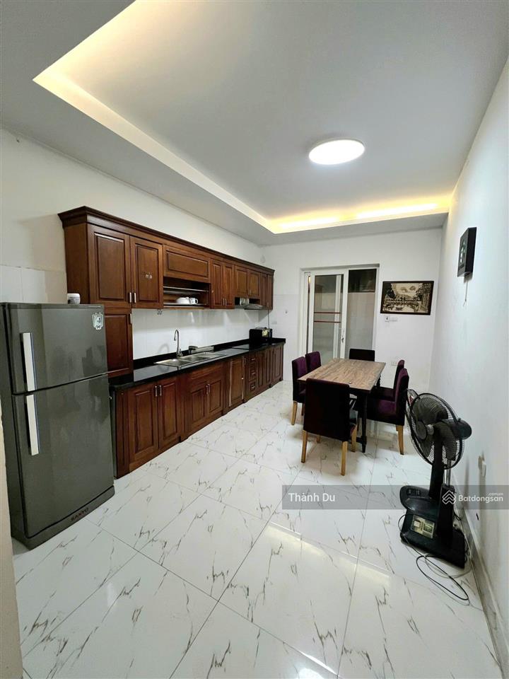 Cho thuê nhà nguyên căn  hồng tiến 500m tới tâm anh 64m2 3t giá 11 triệu/ tháng, có sân thoáng