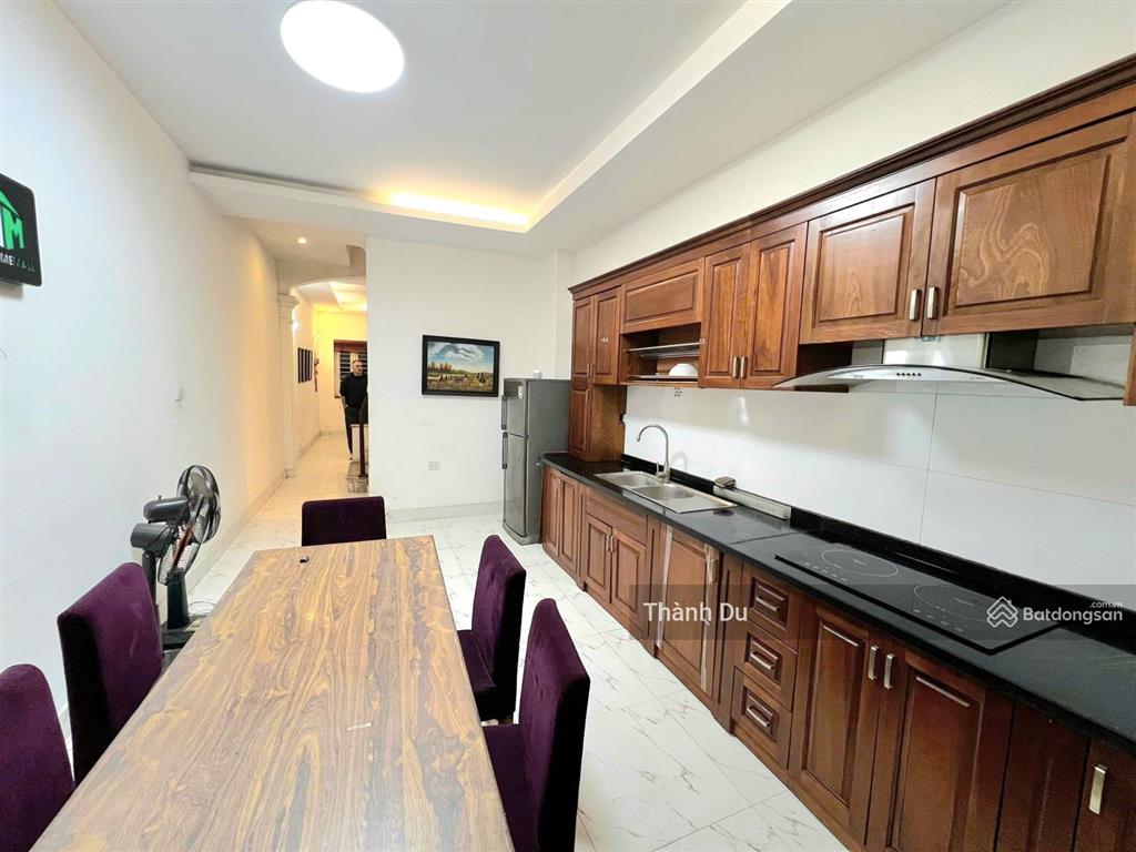 Cho thuê nhà nguyên căn  hồng tiến 500m tới tâm anh 64m2 3t giá 11 triệu/ tháng, có sân thoáng