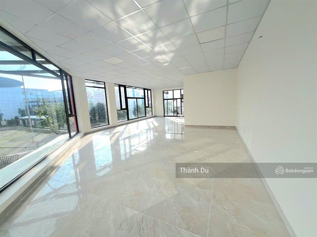 Cho thuê biệt thự lk khai sơn, 110m2 x 5t lô góc thang máy vị trí đẹp, văn phòng , kinh doanh