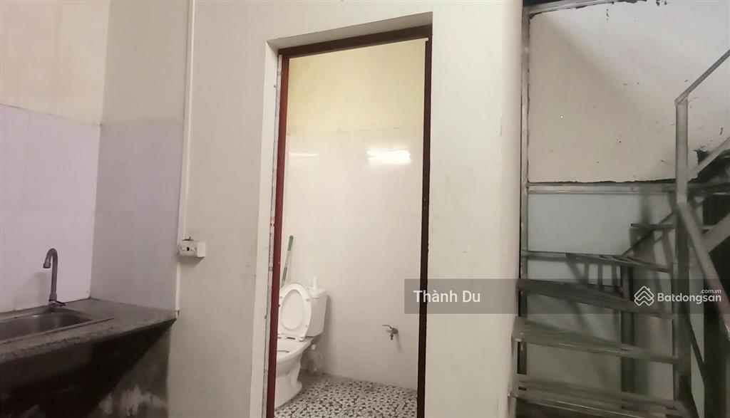 Cho thuê mặt bằng làm kho xưởng khu tđc cổ linhlong biên  đường thông ô tô tránh 70m2 giá 4,5 tr