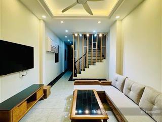 Cho thuê nhà nguyên căn ngọc thụy 40m 5 tầng 4 phòng ngủ, full nội thất giá 10 triệu