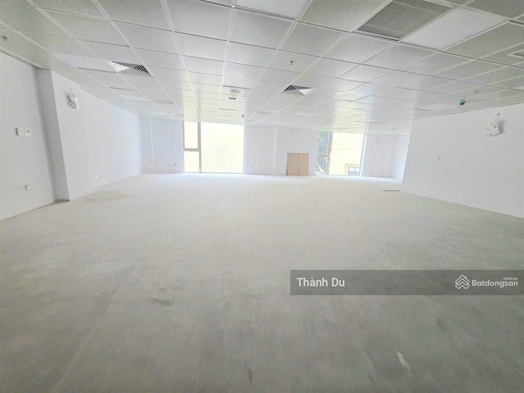 Cho thuê mặt bằng kinh doanh cafe  văn phòng  mặt phố nguyễn biểu 250m2 giá 135 tr