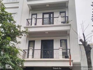 Cho thuê nhà nguyên căn việt hưng 83 m2 5t thang máy, văn phòng vừa ở vừa kd 30 triệu/tháng